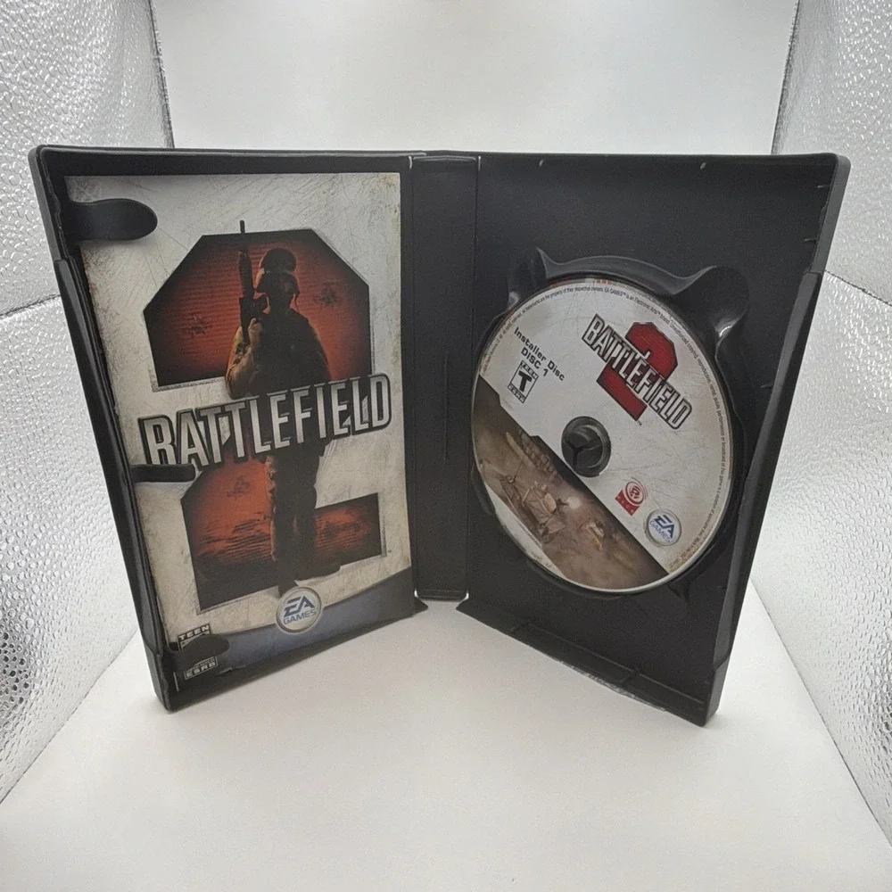 EA Games Battlefield 2 PC CD-ROM 2005 Shooter Video Game Manual Included T-Teen